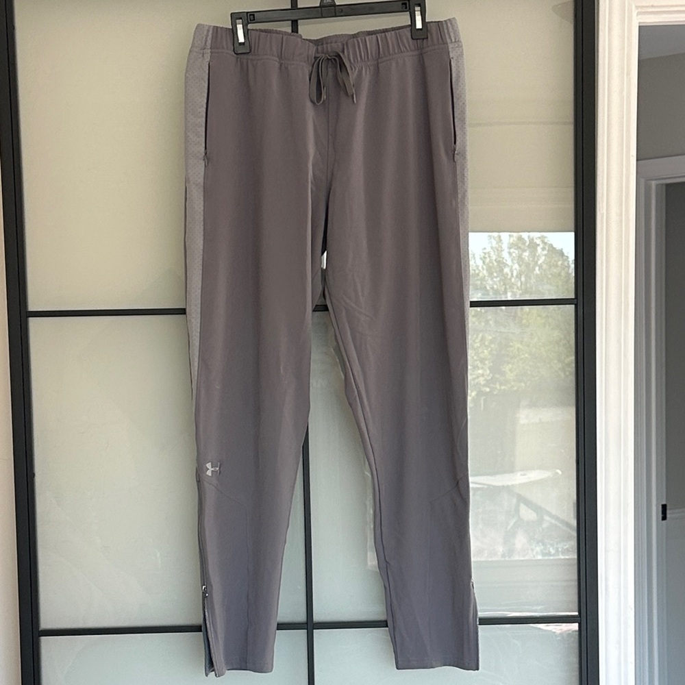 Under Armour Women’s Gray Athletic Pants
